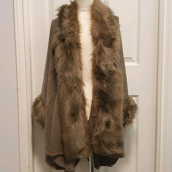 Faux Fur Knit Poncho - Picture 1 of 5